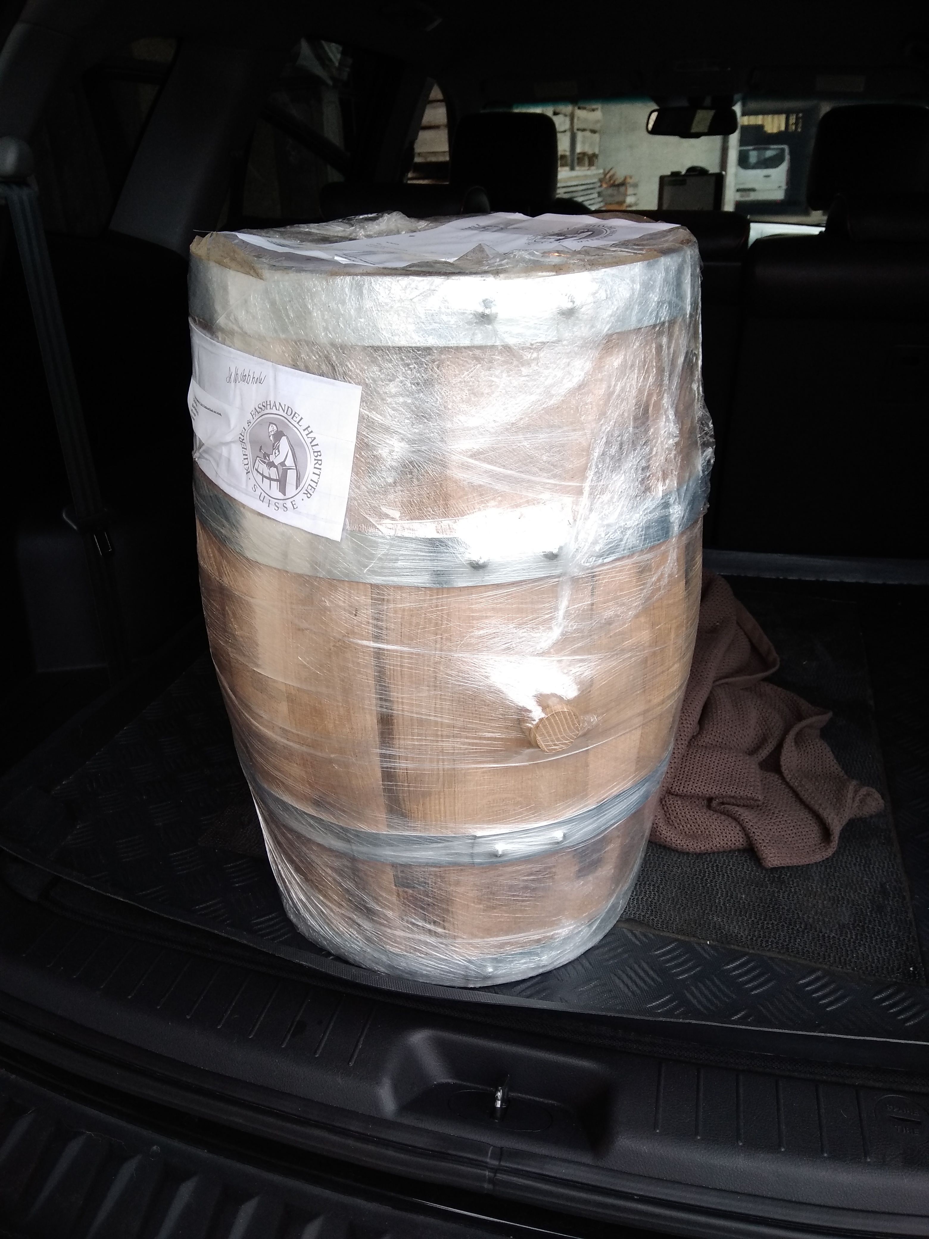 Umgebautes Sherry-Fass bei der Abholung